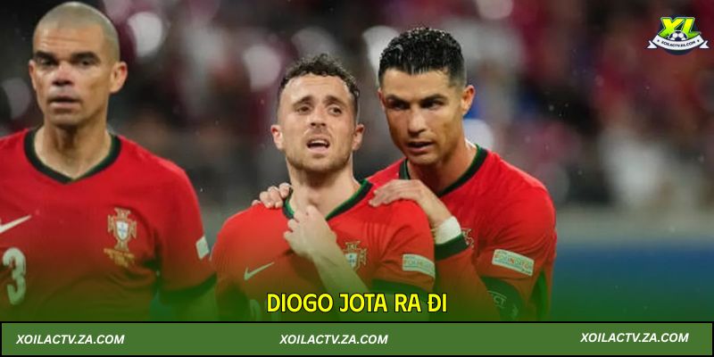 Diogo Jota ra đi