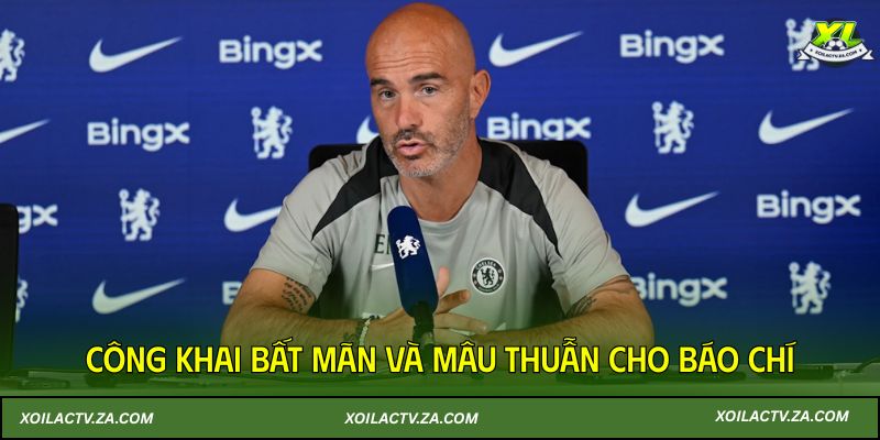 Công khai bất mãn và mâu thuẫn cho báo chí