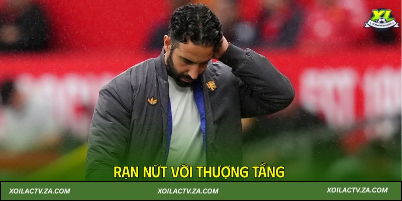 Rạn nứt với thượng tầng