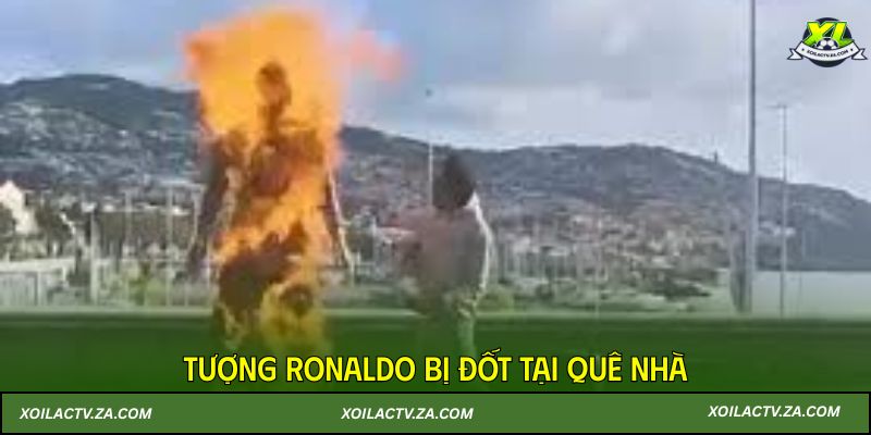 Tượng Ronaldo bị đốt tại quê nhà